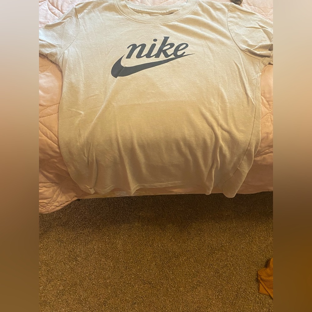 Women’s Nike T-Shirt